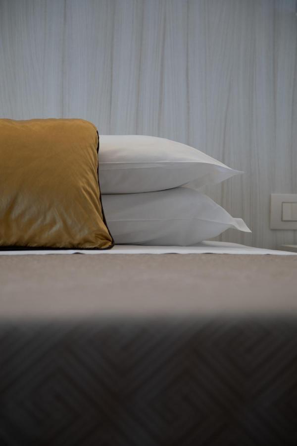 Hotel La Nuova Rotaia Gallarate Kültér fotó