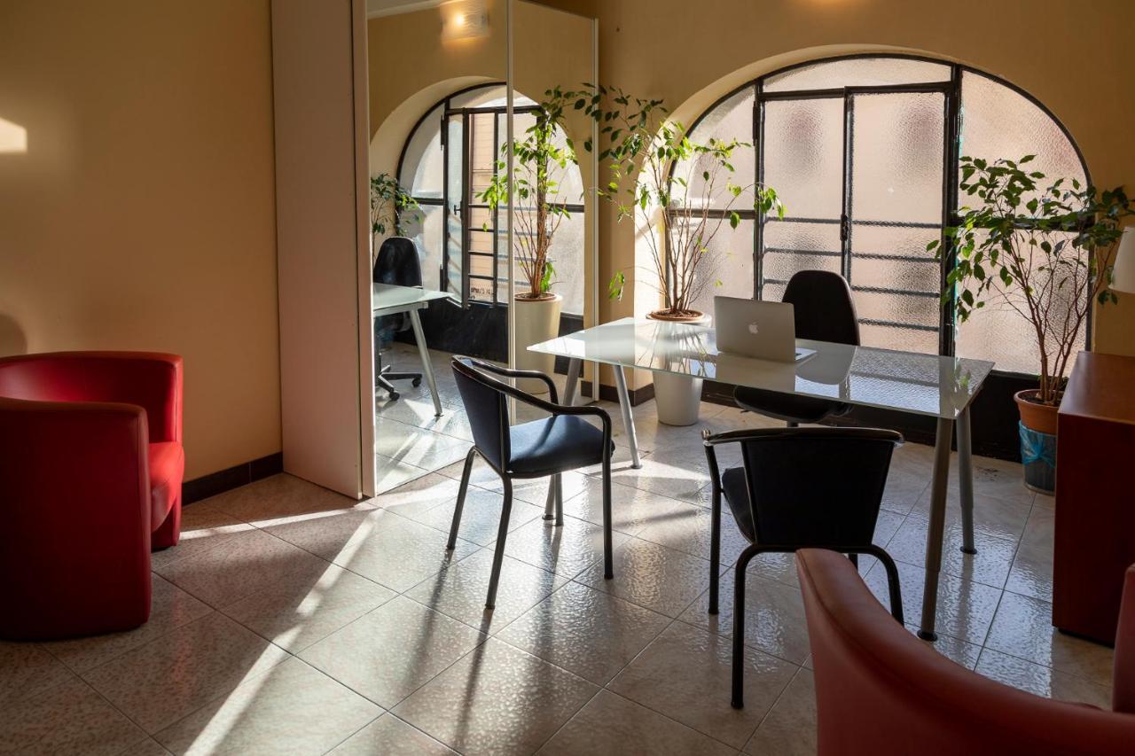 Hotel La Nuova Rotaia Gallarate Kültér fotó
