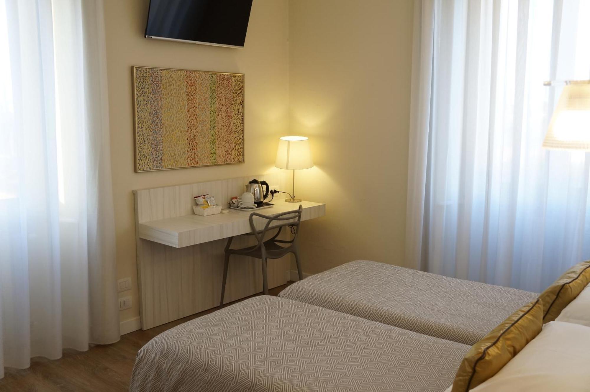 Hotel La Nuova Rotaia Gallarate Kültér fotó