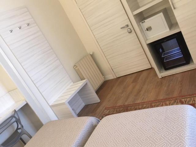 Hotel La Nuova Rotaia Gallarate Kültér fotó